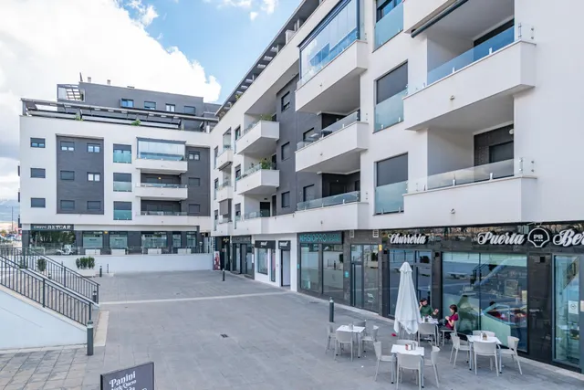 Exclusiva vivienda en Residencial Nevada ! Urbanización de LUJO junto al Centro Comercial Nevada — 18