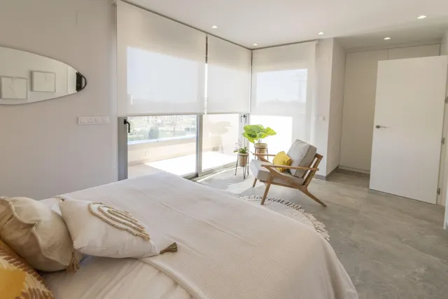 VILLA DE 3 DORMITORIOS DE NUEVA CONSTRUCCIÓN EN PILAR DE LA HORADADA EN EL CAMPO DE GOLF. — 28