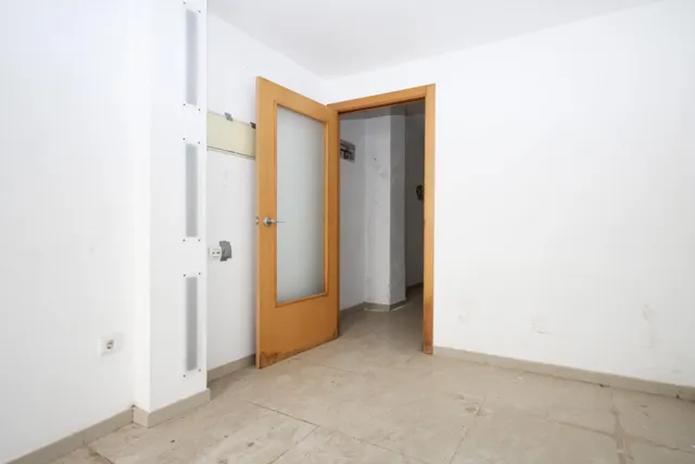 Bajo en esquina para convertir en vivienda o negocio en Alaquàs. con informe de arquitecto — 14