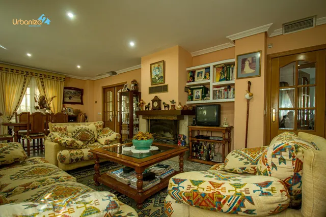 CHALET INDEPENDIENTE JUNTO AL VIEJO VIVERO EN BADAJOZ — 9