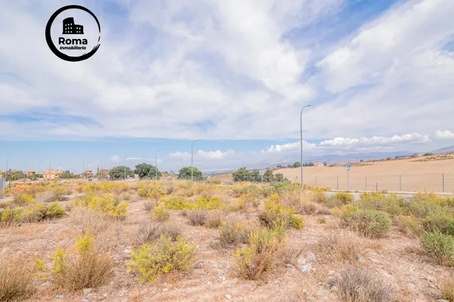 Oportunidad en venta de solar urbano en Otura — 11
