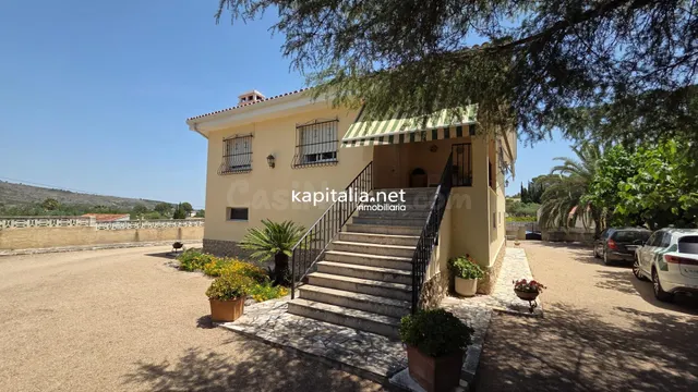 Espectacular chalet a la venta en Ontinyent
