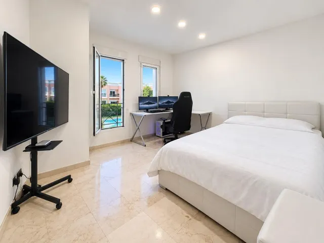 BUNGALOW CON BUHARDILLA EN PLAYA DE SAN JUAN — 11