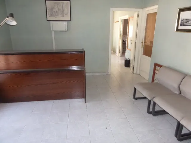 LOCAL COMERCIAL DE MAS DE 300 M2 — 19