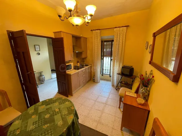 GRAN CASA AMPLIA EN EL CENTRO DE ARROYO DE LA LUZ - foto 4