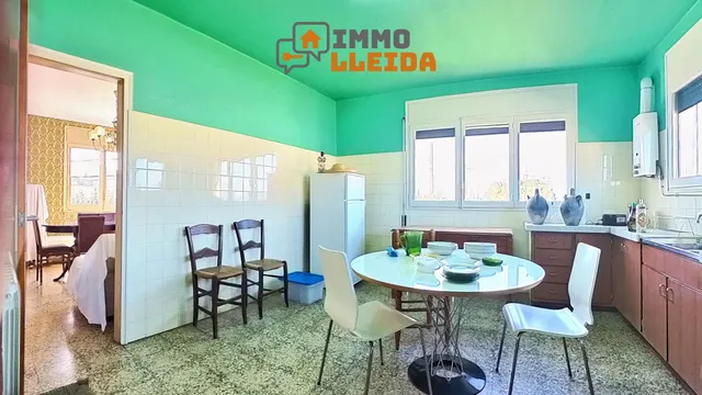 OPORTUNIDAD Casa con mucho terreno y varios garajes — 18