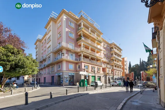Gran vivienda en Plaza Los Campos - 7 habitaciones — 25