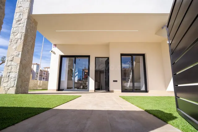 Nový projekt luxusních apartmánů se 2/3 ložnicemi a 2 koupel