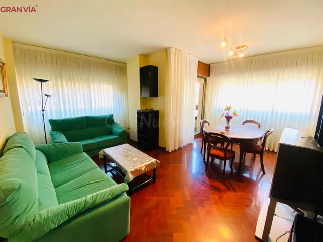 Amplio piso en venta en Logroño - foto 5