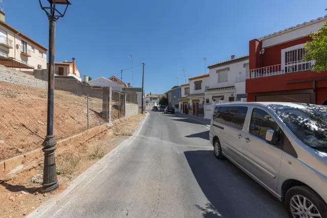 TERRENO URBANO EN VENTA EN HUETOR VEGA – 284 m2 — 10