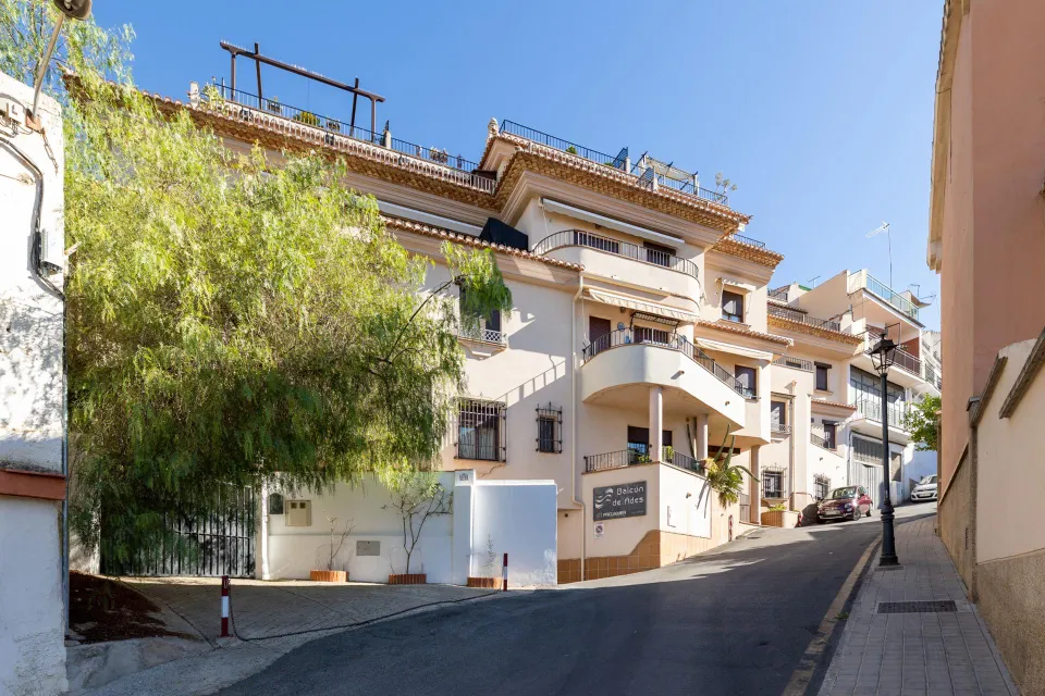 ÁTICO DE 1 DORMITORIO EN BARRIO DE MONACHIL.