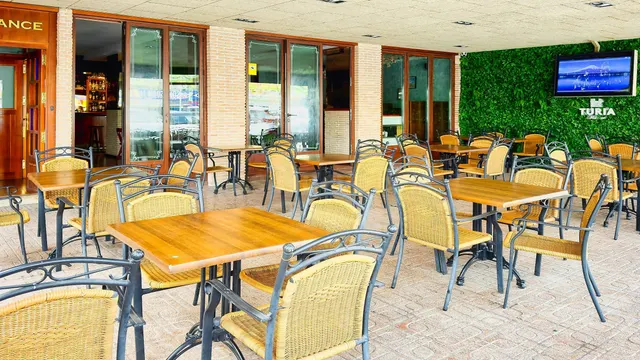 Local- Bar-Restaurante en Venta Cala Benidorm - foto 3