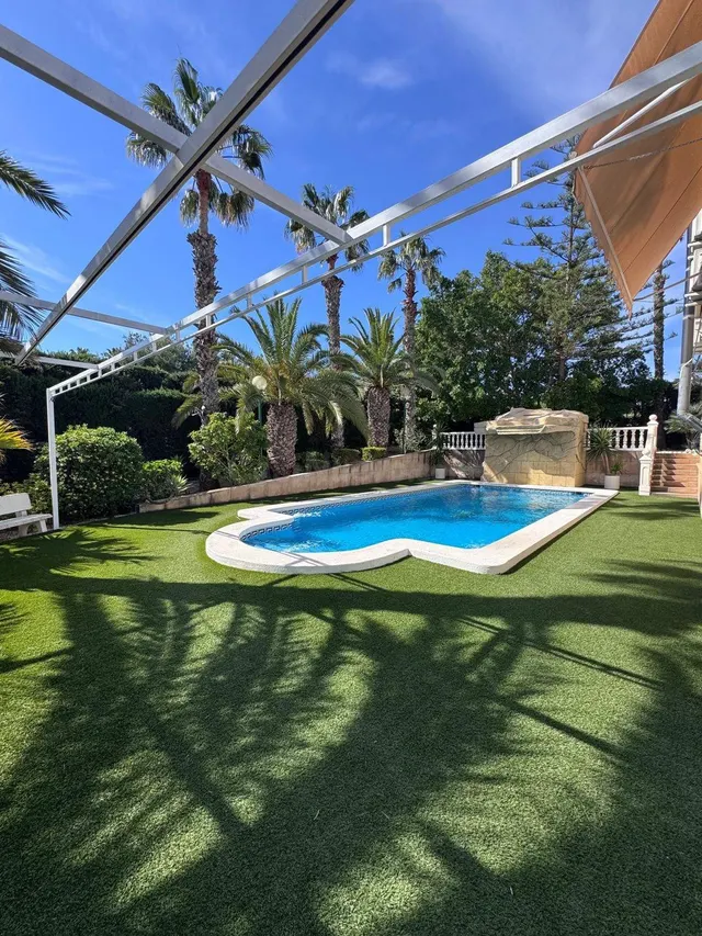 Impresionante Casa en Alquiler en Elche – Rebolledo por €500