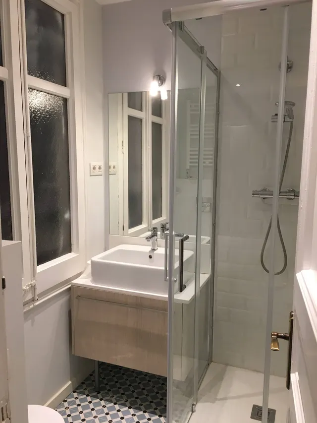 Apartamento con balcón junto a Passeig Sant Joan – Eixample — 12