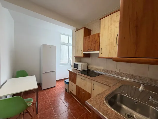 Piso en alquiler de larga temporada en Avenida Blas Infante – 1.300 €/mes — 11