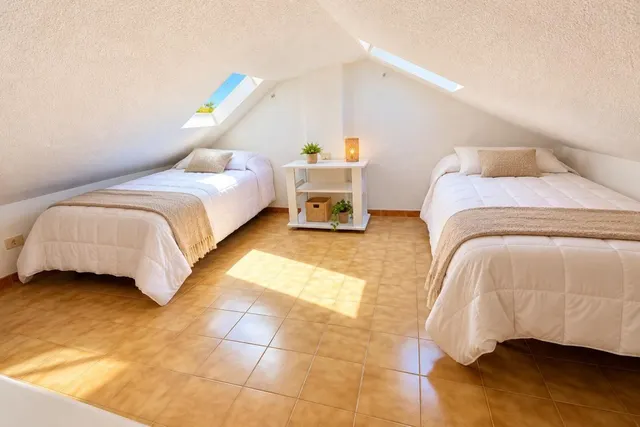 Apartamento con encanto de 1 dormitorio, buhardilla y terraza en Los Cristianos — 10