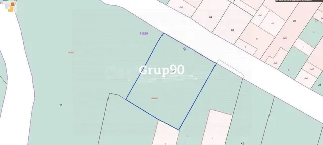 ¡parcela urbana en el corazón del pueblo a un precio irresistible! — 3