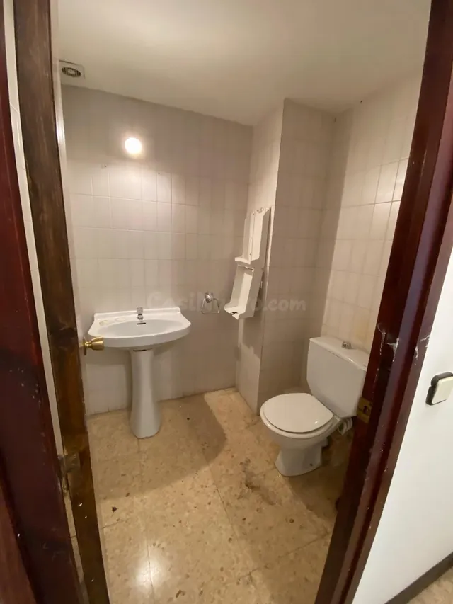 ALQUILER LOCAL DE 125M2 EN IGUALADA ZONA POBLE SEC — 3