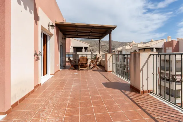 104 M2 + 30 M2 DE TERRAZA | ÁTICO CON GARAJE EN CALAHONDA - foto 3