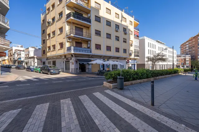 Casa con encanto, cochera y terraza privada en calle Acosta — 29