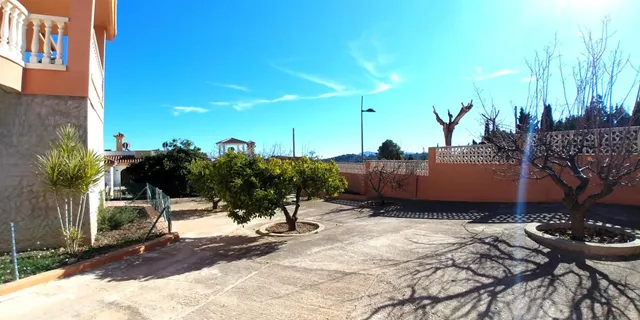 SE VENDE CHALET CON PARCELA DE 2450 M2 Y PISCINA PROPIA EN POLOP! SEVENDGROUP.COM! — 30