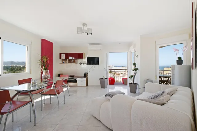Vive entre el mar y la montaña! espectacular apartamento esquinero y totalmente exterior en la playa de Piles! — 2