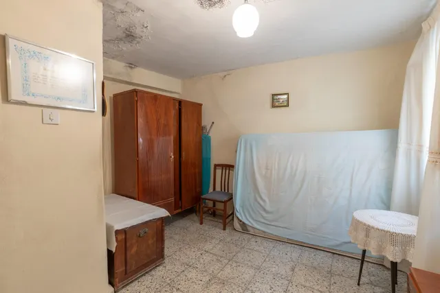 BONITA CASA PARA REFORMAR — 12
