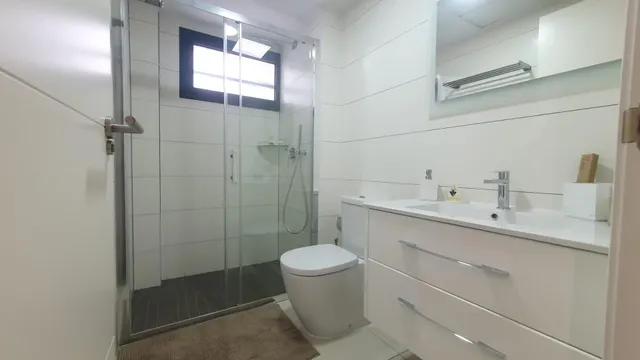 PRECIOSO Y LUJOSO QUAD CON PISCINA COMUNITARIA Y GARAJE PRIVADO — 10