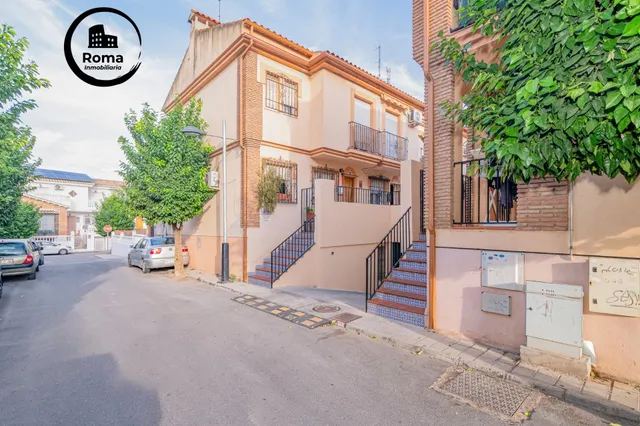 OPORTUNIDAD EN VENTA DE CASA ADOSADA DE 3 DORMITORIOS EN VEGAS DEL GENIL — 43