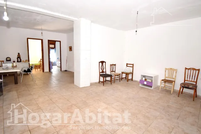 MAGNÍFICA CASA LUMINOSA CON DOS BALCONES Y GRAN TERRAZA