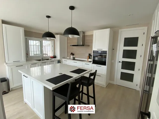 FANTASTICO CHALET INDEPENDIENTE EN VENTA EN LA URBANIZACIÓN EL AGUILA — 13