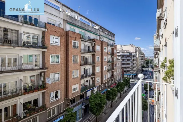 PISO COMPLETAMENTE REFORMADO EN CALLE RECOGIDAS — 34