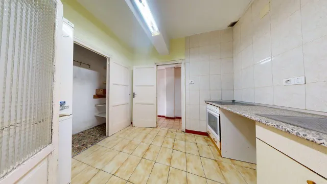 Piso de 89 m2 útiles con AMPLIA TERRAZA DE 40m2!!! Distribuido en cinco dormitorios, salón, cocina con despensa y terraza interior a patio de luces y un baño. — 19