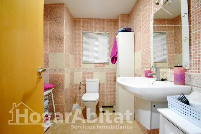 MUY AMPLIO Y REFORMADO CON TERRAZA Y ASCENSOR — 24