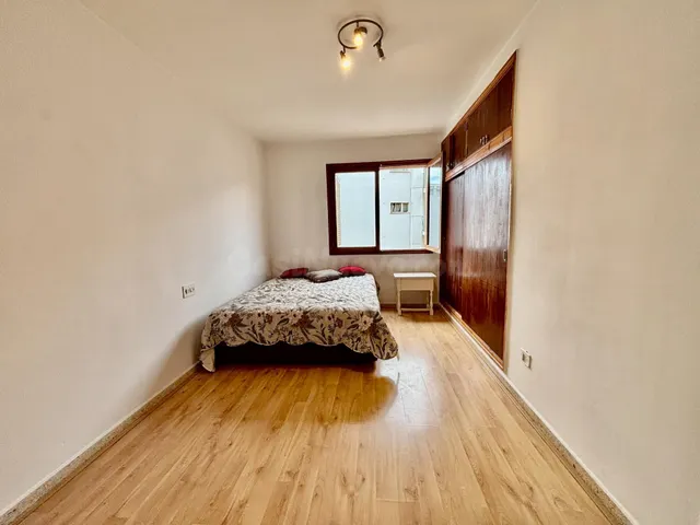 Apartamento luminoso y semi reformado de 4 dormitorios en el - foto 5