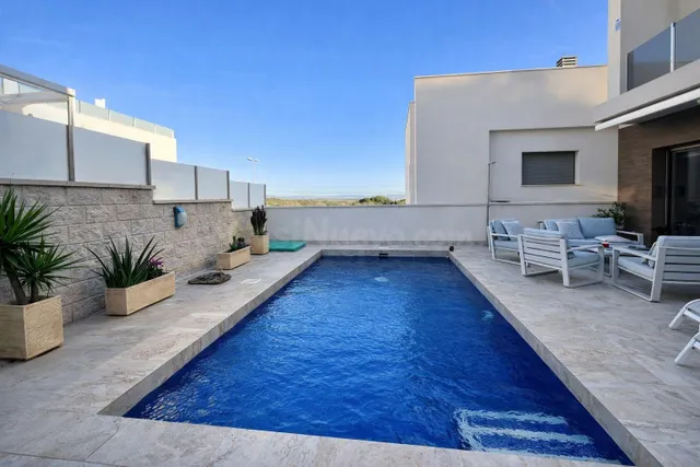 Descubre tu Villa de Lujo en Villamartín, Orihuela Costa ✨ - foto 3