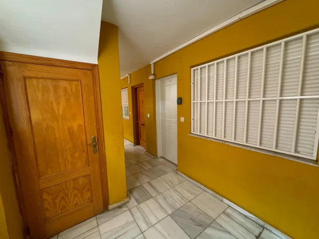Estudio Luminoso en el Corazón del Puerto de Aguadulce — 12