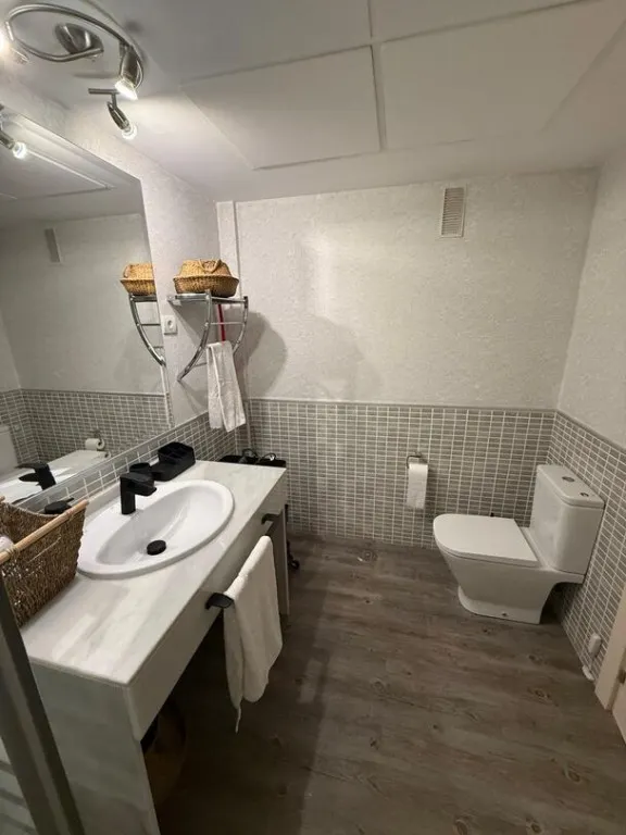 Apartamento en Alquiler en San Roque Cádiz — 28