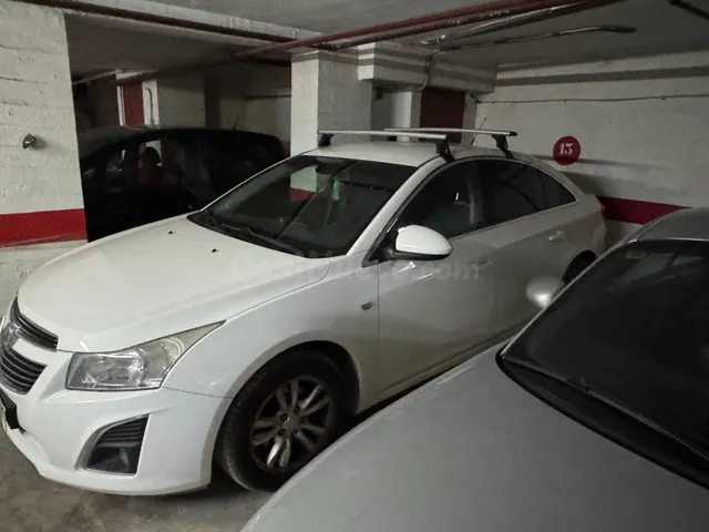 Se alquila plaza de garaje para coche grande en Avenida Cata - foto 2