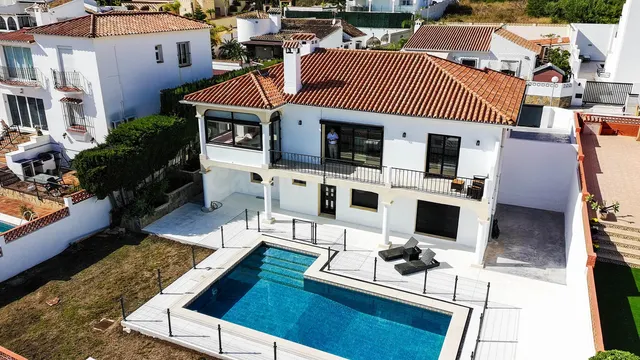 Chalet 4 habitaciones 271m² en venta - Costa del Sol — 2
