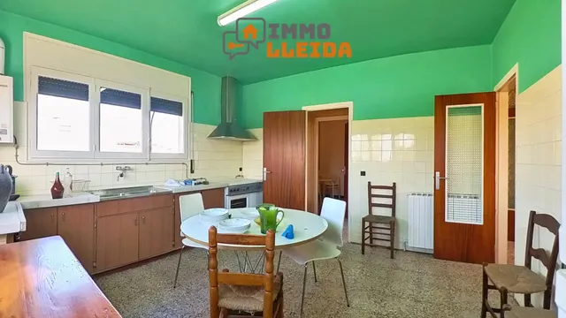 OPORTUNIDAD Casa con mucho terreno y varios garajes — 17