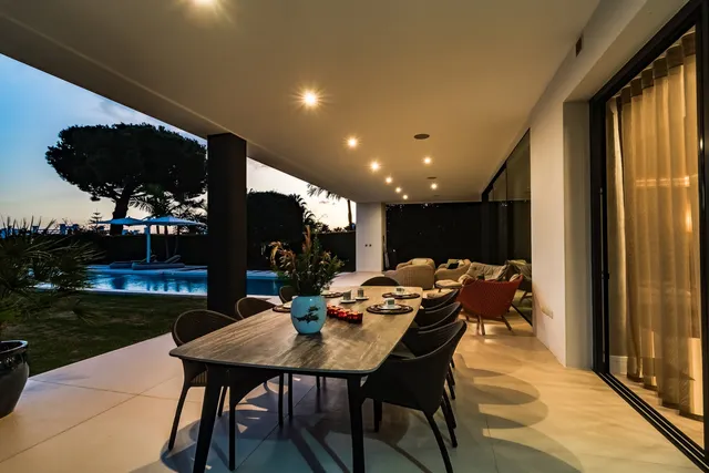 Chalet 5 habitaciones 868m² en venta - Costa del Sol — 46