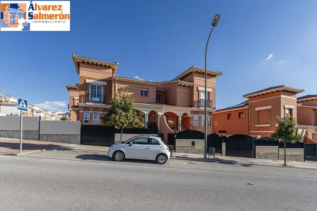Casa pareada con piscina y vistas despejadas en Huétor Vega — 35
