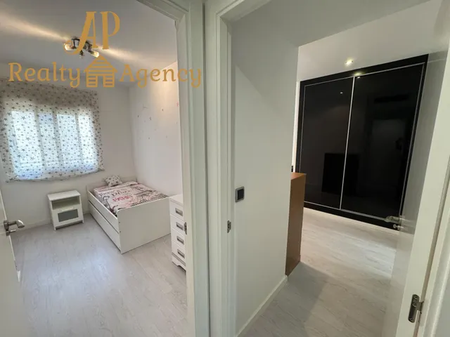 ALQUILER TEMPORAL de  fantástica vivienda situada en Benetússer, de 3 habitaciones, 2 baños, y garaje. — 24