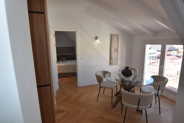 ATICO ABUHARDILLADO DE CAPRICHO CON MUCHO ENCANTO EN LAGASCA - foto 5