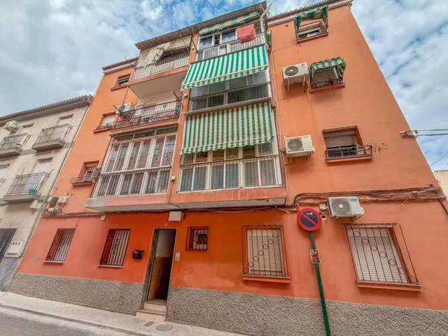 Acogedor piso para entrar a vivir cerca del pts. — 24
