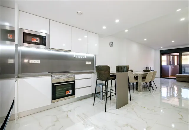 Apartamento 4 habitaciones en venta - Estacion de autobuses — 24