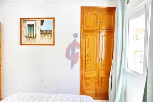 Espectacular bungalow en esquina con gran solárium, jardín privado y piscina en Guardamar del Segura — 22