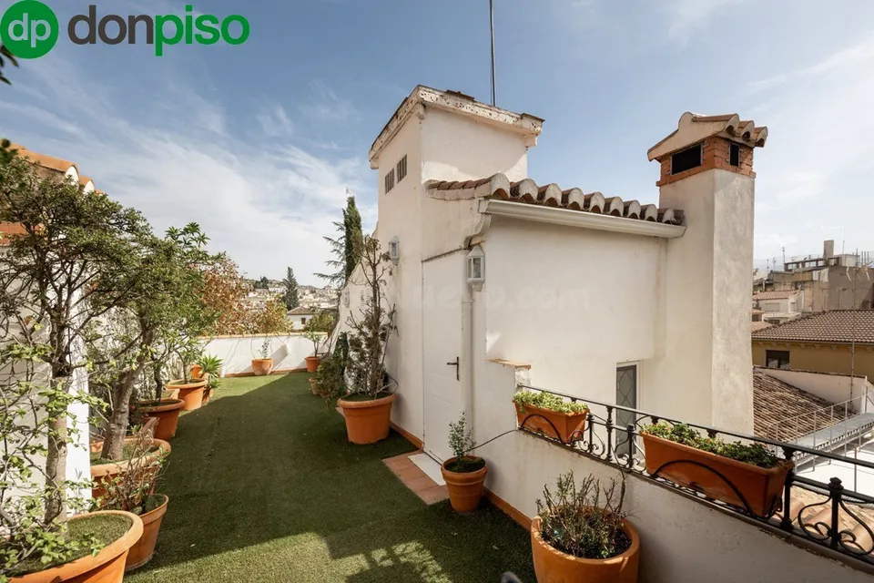 CASA EN PLAZA DE LOS LOBOS