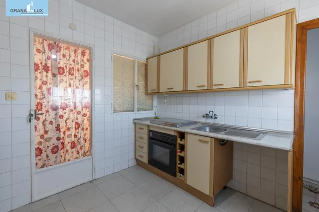 Edificio con gran potencial de inversión en La Zubia — 31
